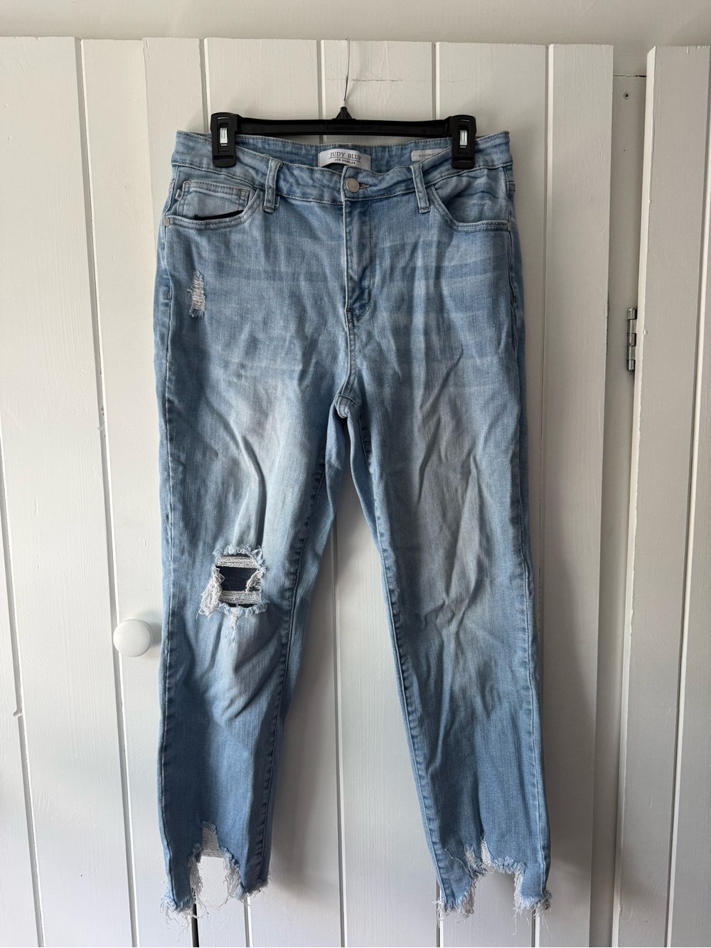 13/31 Judy Blue Boyfriend fit Light Blue Distressed Women’s Jeans